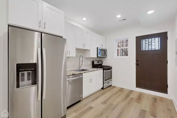 Chicago, IL 60651,5508 W Chicago Avenue