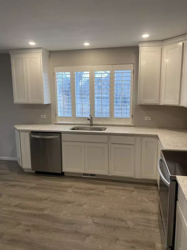 Orland Park, IL 60467,15631 118th Avenue