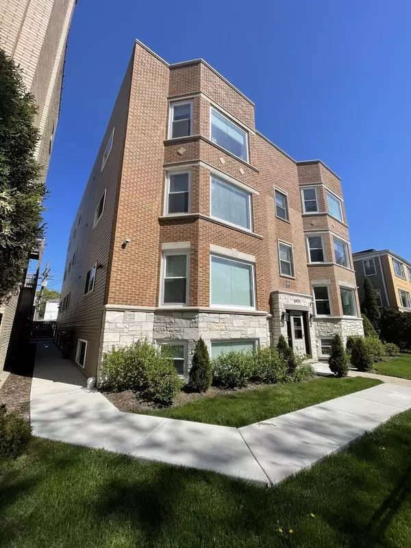 6325 N Richmond Street #1N, Chicago, IL 60659