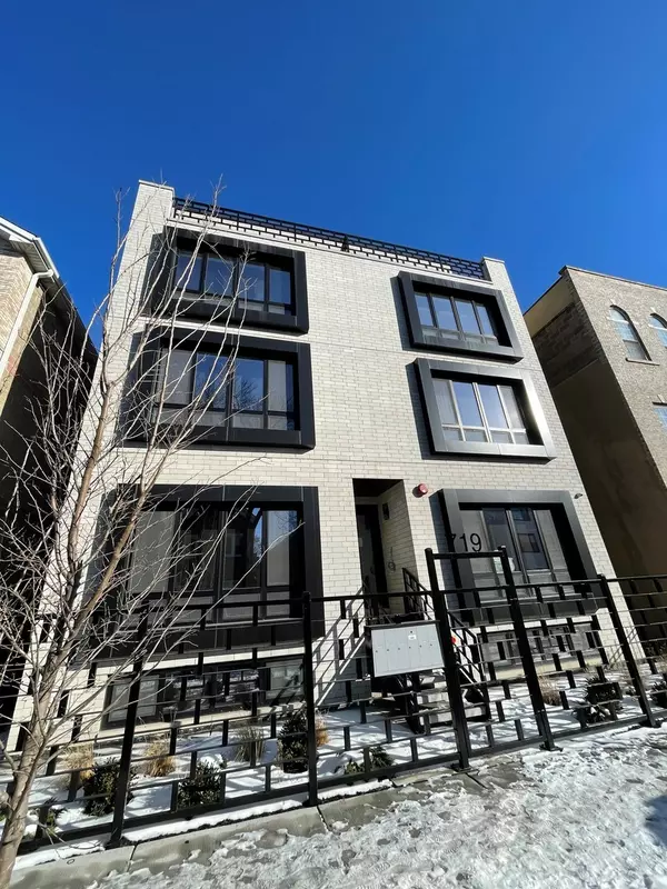 719 N Elizabeth Street #1N, Chicago, IL 60642