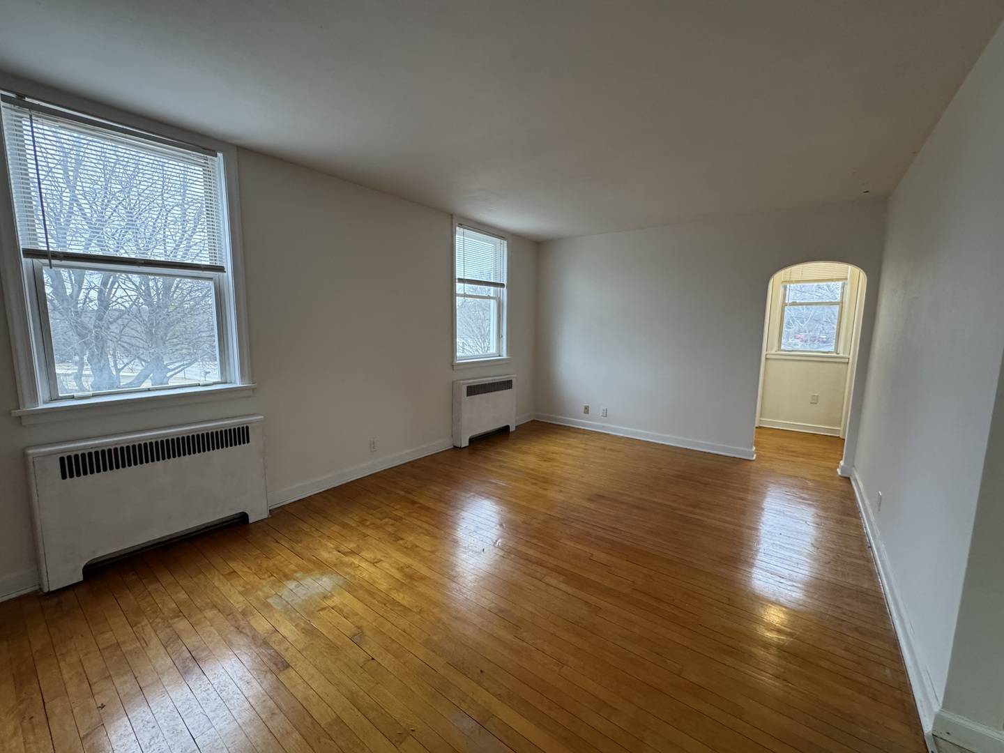 Geneva, IL 60134,302 Division Street #3