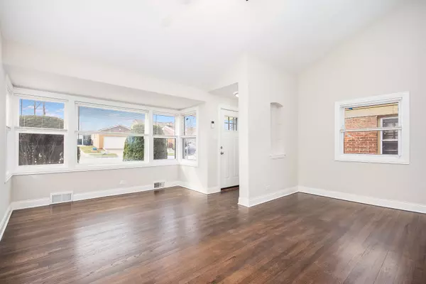 Chicago, IL 60617,2412 E 91st Street