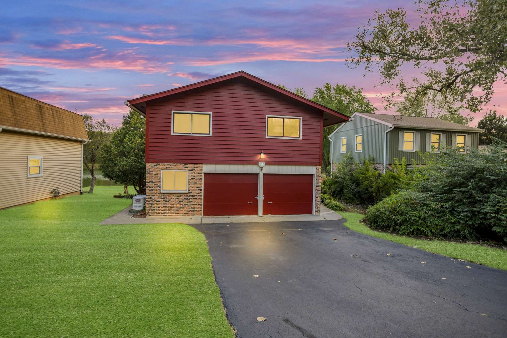 137 Hilltop Drive, Lake In The Hills, IL 60156