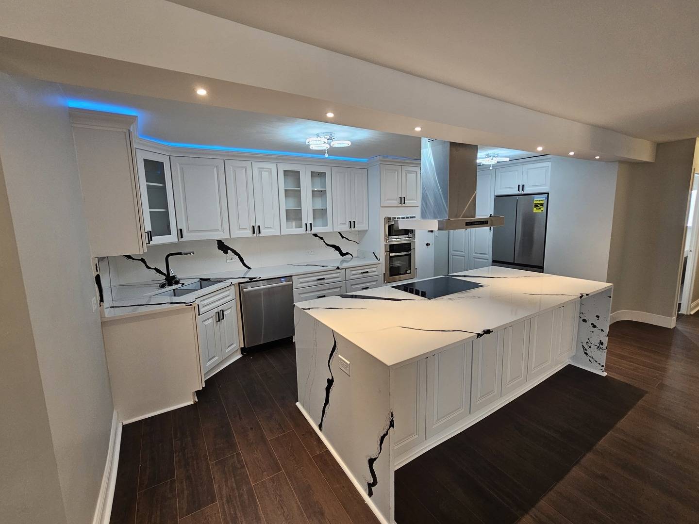 Chicago, IL 60660,6007 N Sheridan Road #17DF