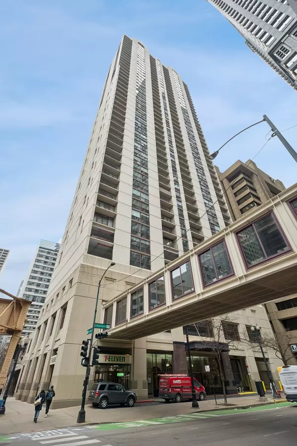 200 N Dearborn Street #4301, Chicago, IL 60601