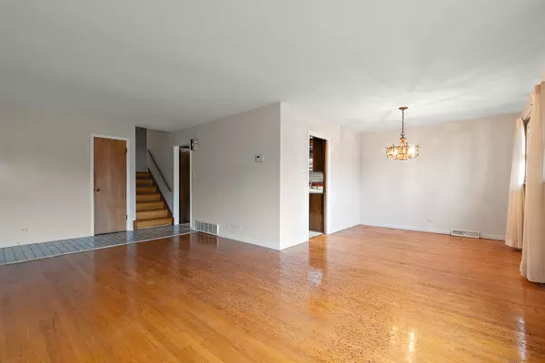 Homewood, IL 60430,18402 Pierce Avenue