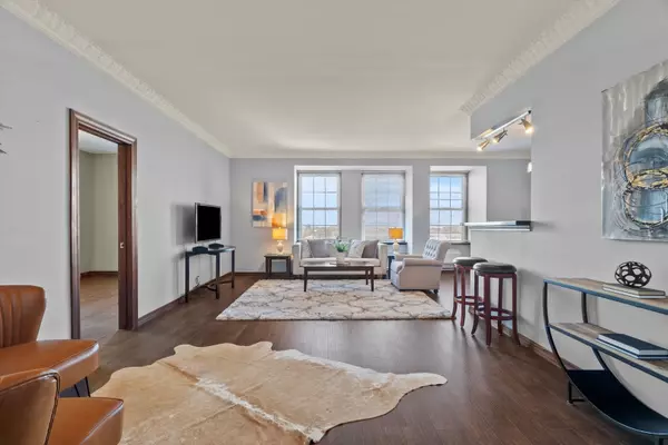 Chicago, IL 60660,6101 N Sheridan Road #14C