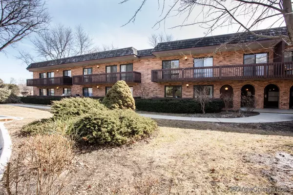 8200 Woodglen Lane #201, Downers Grove, IL 60516