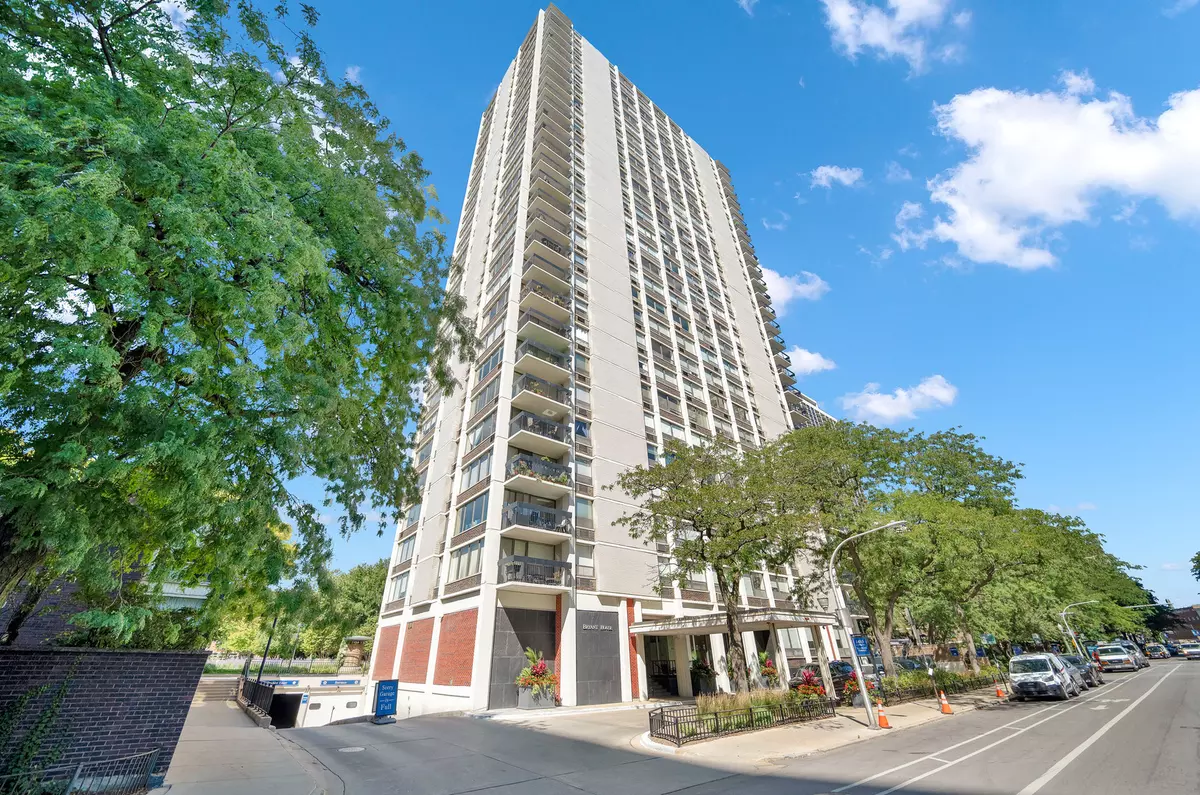 Chicago, IL 60610,1455 N Sandburg Terrace #2604