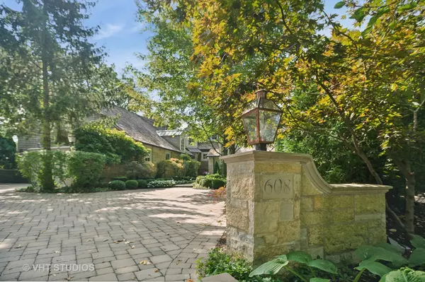 Glencoe, IL 60022,608 Stonegate Terrace