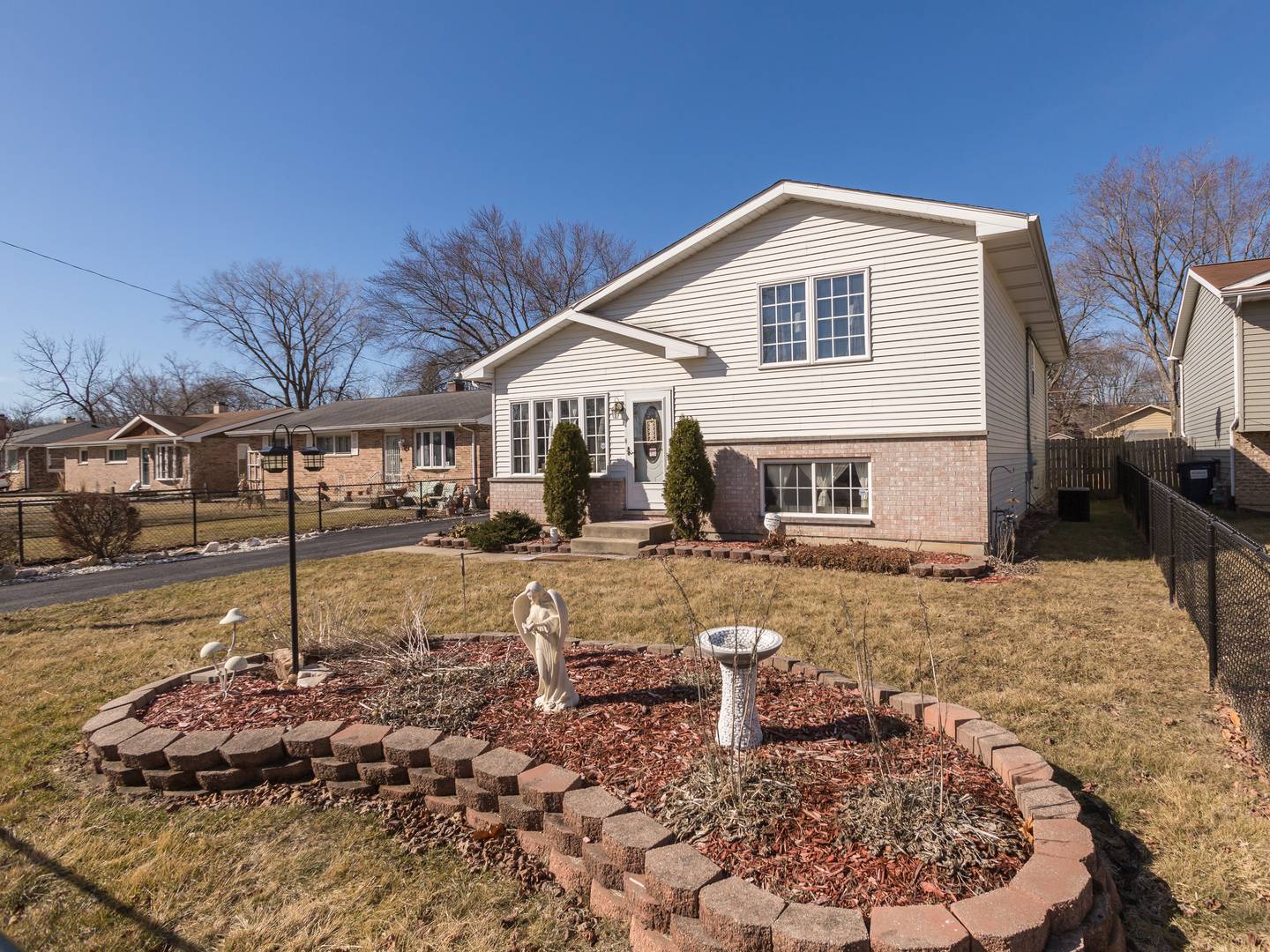 Zion, IL 60099,3312 Gilboa Avenue