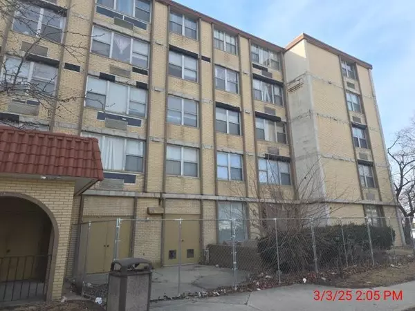 4351 W 76th Street #C1504, Chicago, IL 60652