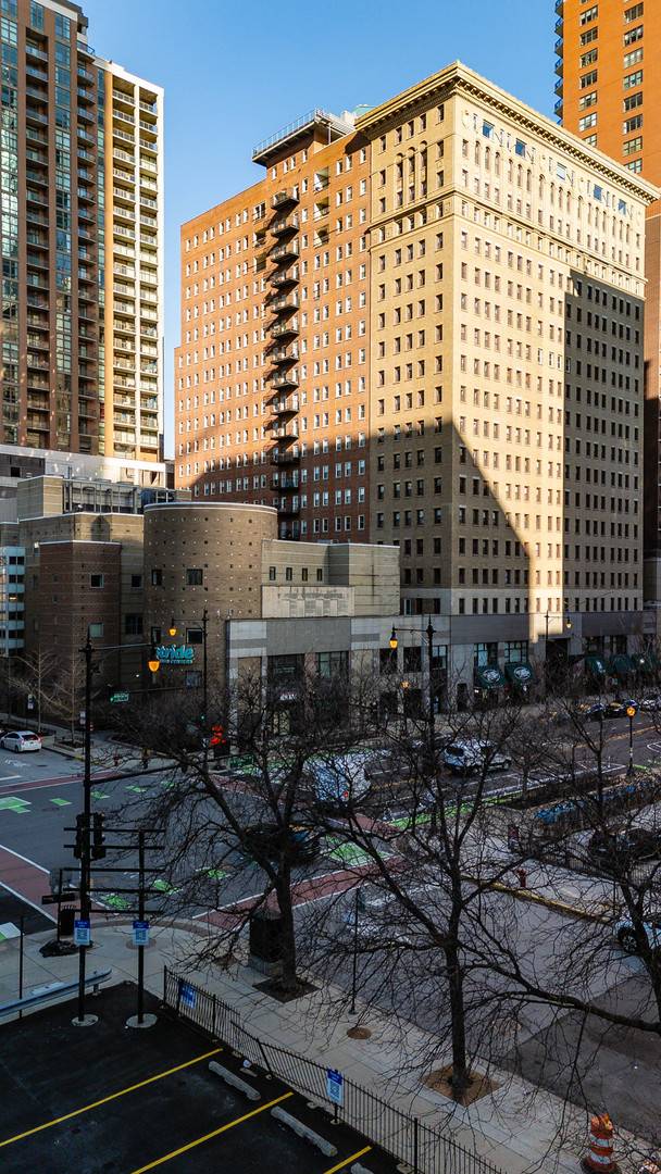 Chicago, IL 60605,40 E 9th Street #603