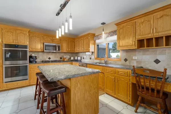 Homer Glen, IL 60491,13124 W Beaver Lake Drive