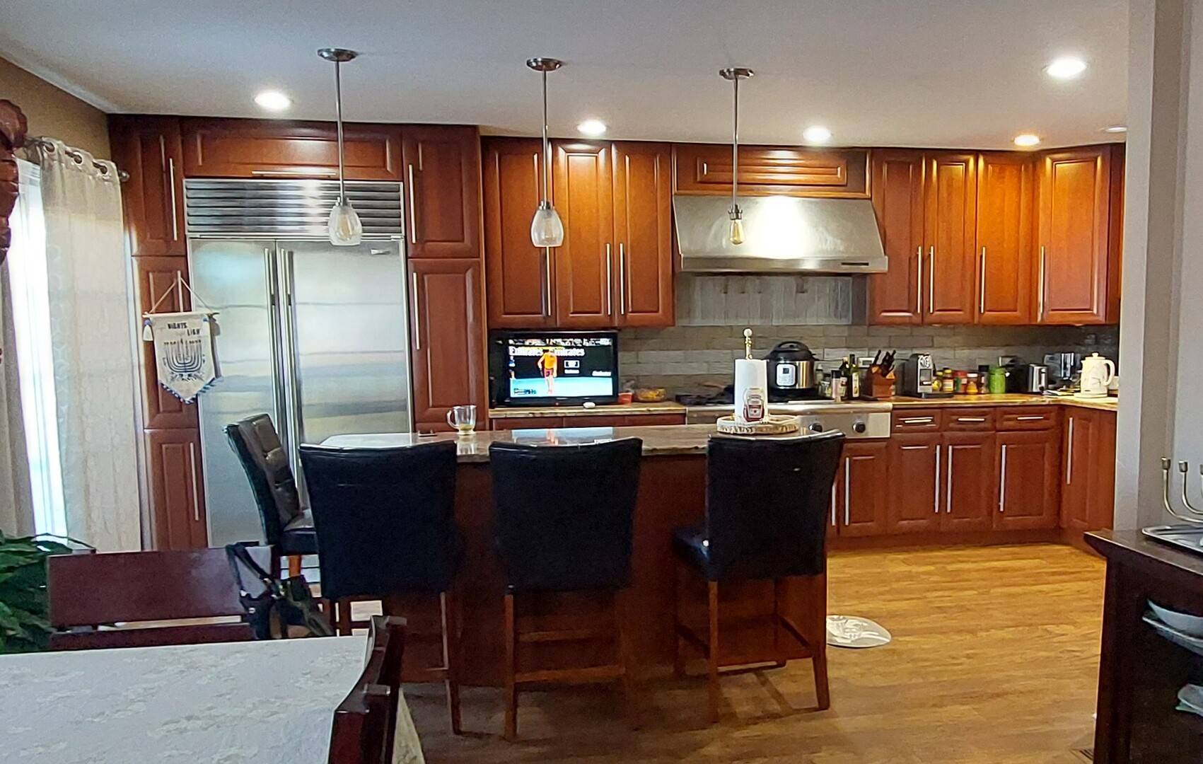 Buffalo Grove, IL 60089,192 W Fox Hill Drive