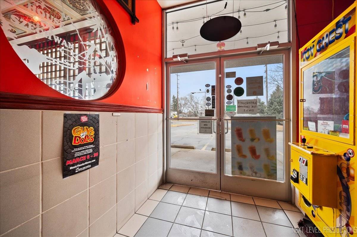 Des Plaines, IL 60016,22 Northwest Highway