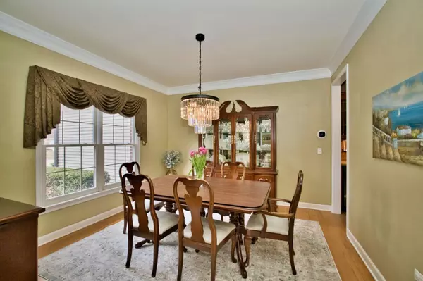 Bolingbrook, IL 60490,8 Crenshaw Court