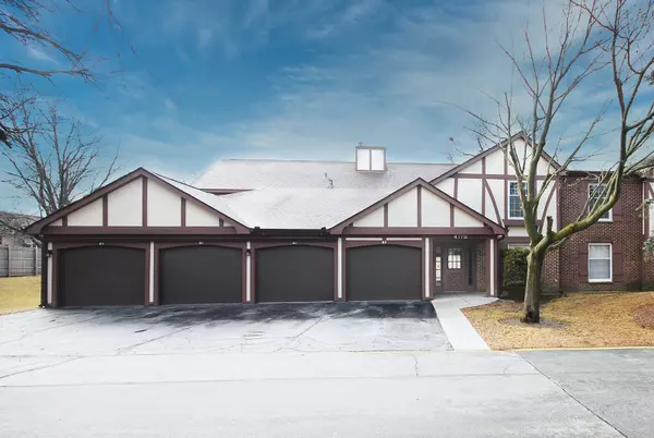Rolling Meadows, IL 60008,4770 Calvert Drive #B2