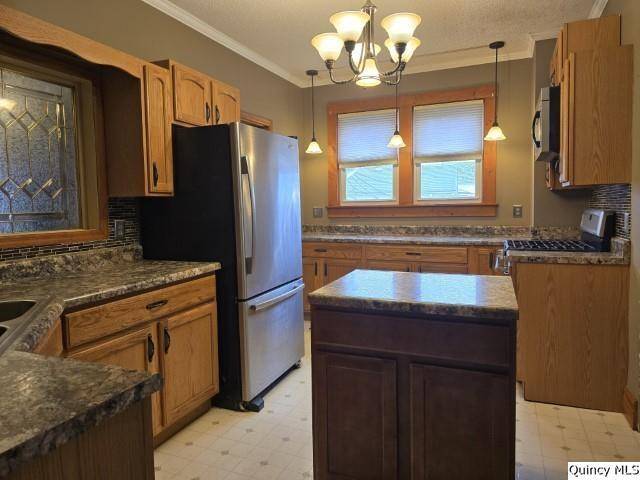 Carthage, IL 62321,244 N Marion Street