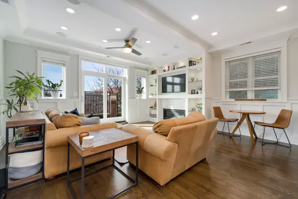 Chicago, IL 60614,2731 N Southport Avenue #3