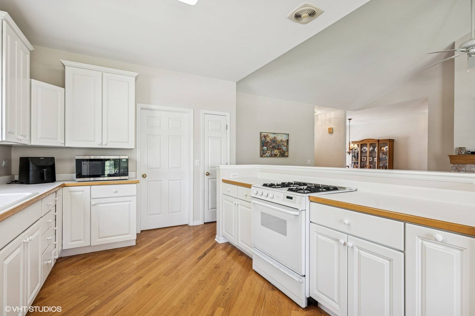Crystal Lake, IL 60012,731 Norwich Court