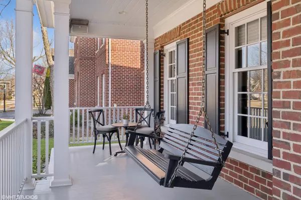 Glenview, IL 60025,2303 Larkdale Drive