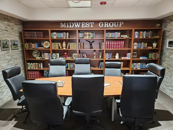 Hillside, IL 60162,4414 Roosevelt Road