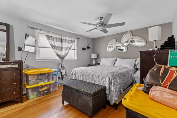 Chicago, IL 60638,6513 W 60TH Street