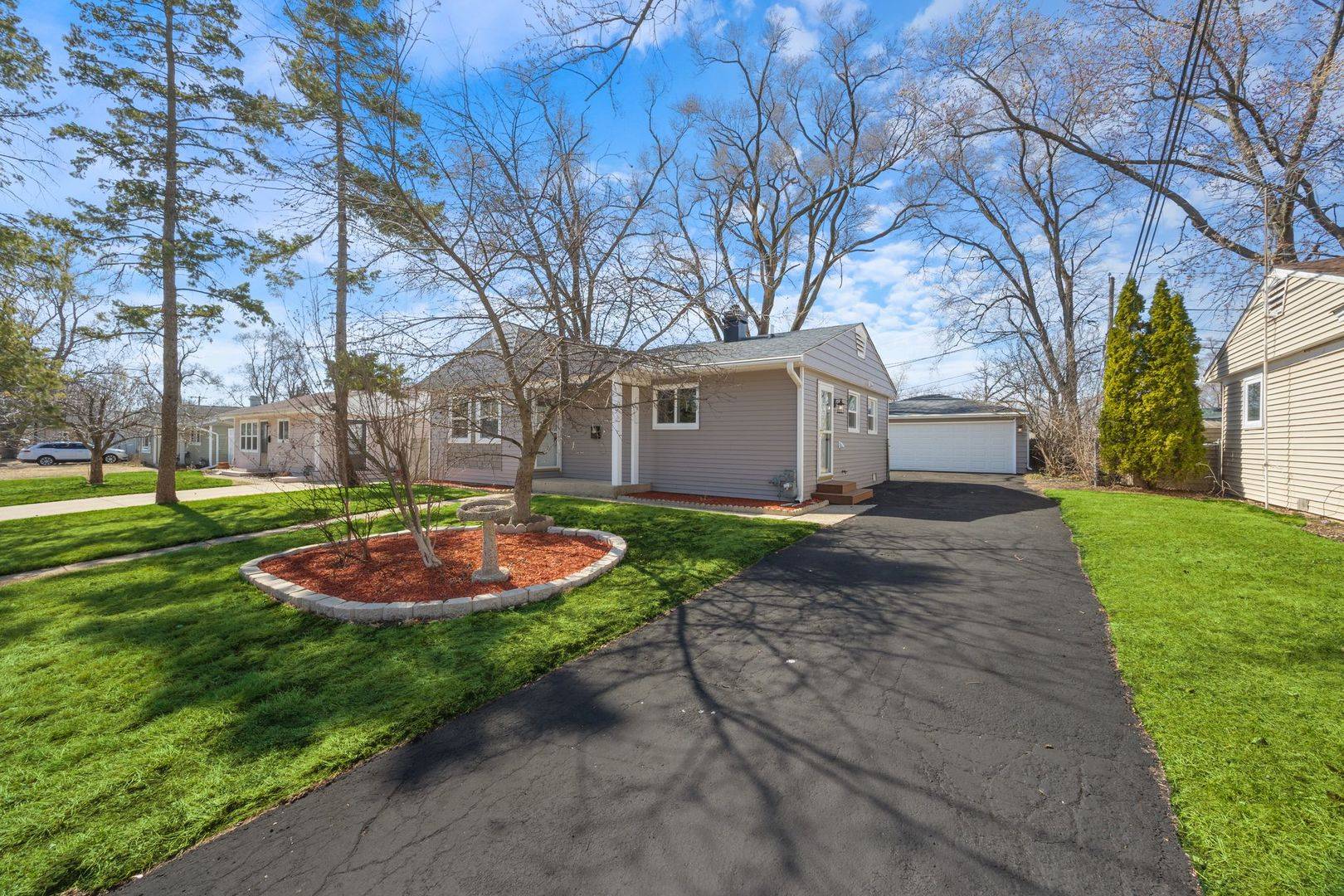 Carpentersville, IL 60110,60 Hickory Drive