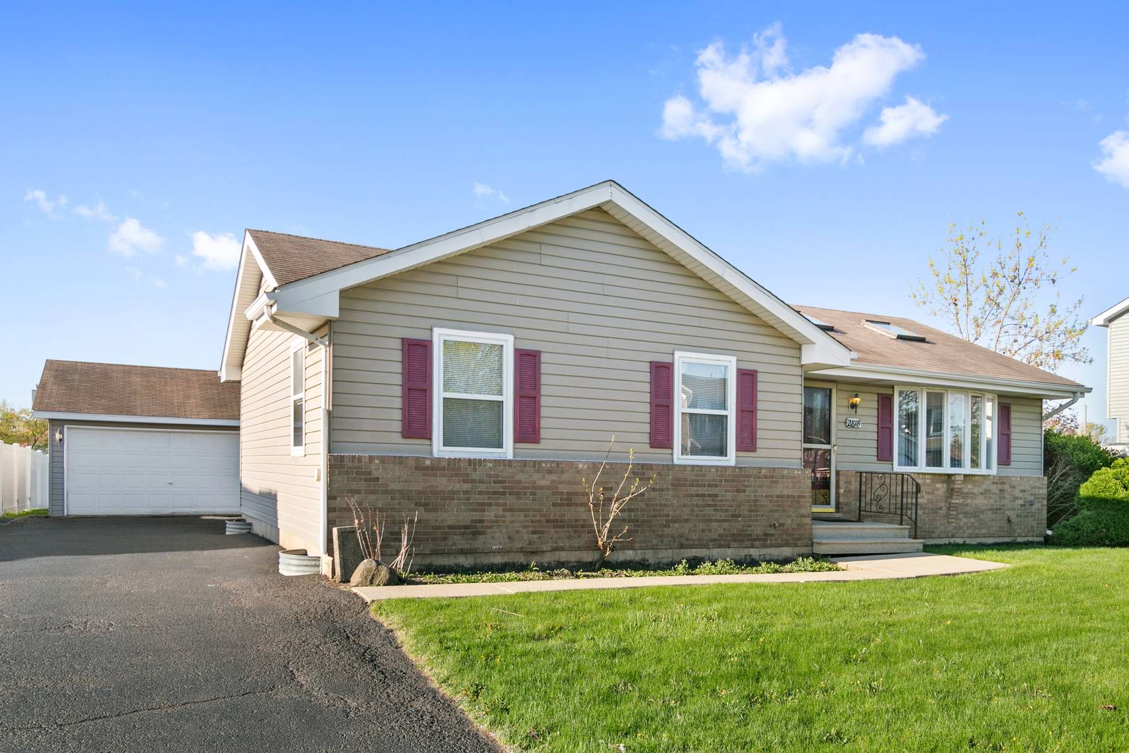 2818 Warren Dorris Drive, Joliet, IL 60435