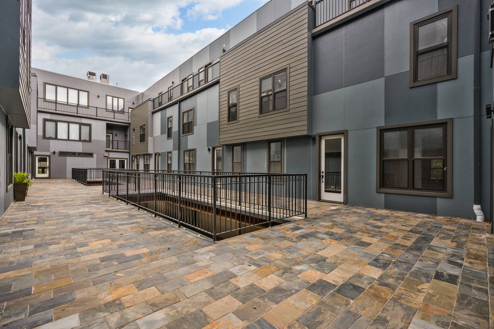 4840 S Dorchester Avenue #A, Chicago, IL 60615