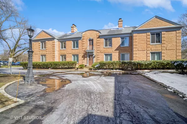 Northbrook, IL 60062,1499 Shermer Road #201E