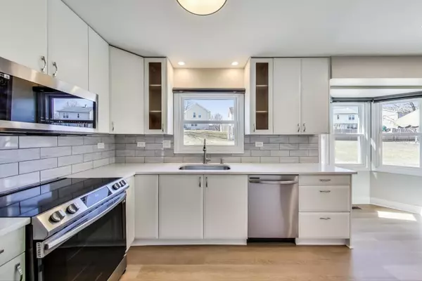 Vernon Hills, IL 60061,426 Chesterfield Road