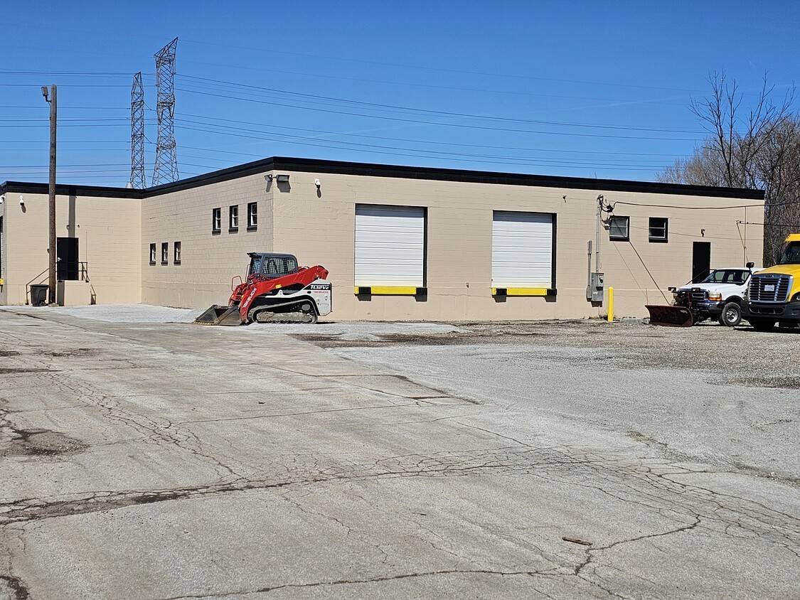 Calumet City, IL 60409,2000 Dolton Road #2000