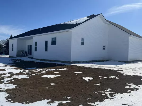 Dixon, IL 61021,692 Penrose Road