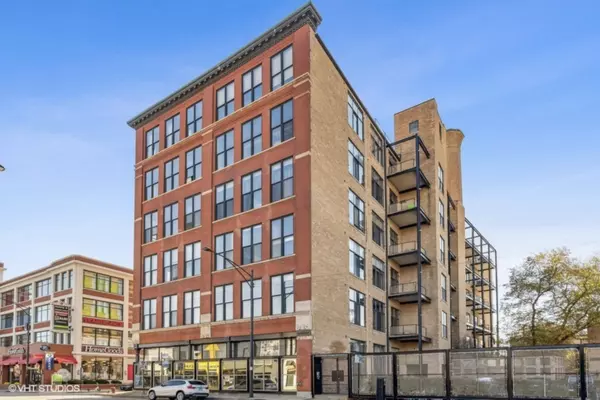 Chicago, IL 60614,1872 N Clybourn Avenue #114