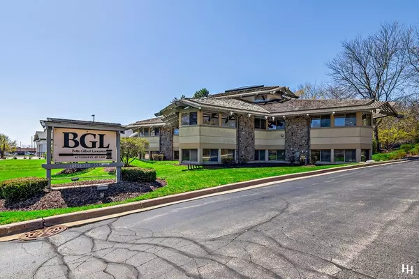 970 McHenry Avenue, Crystal Lake, IL 60014