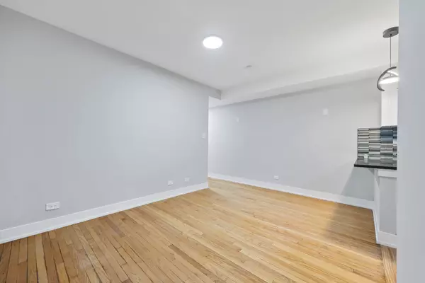Chicago, IL 60619,8139 S Drexel Avenue #2N
