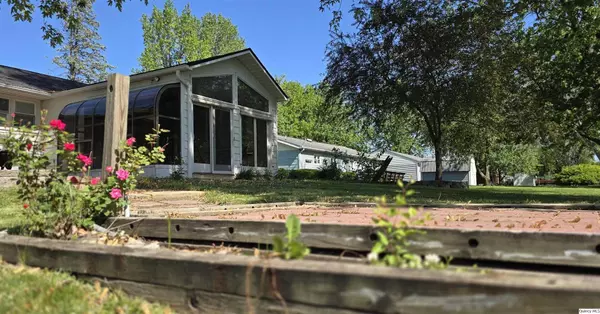 Carthage, IL 62321,508 N Fayette