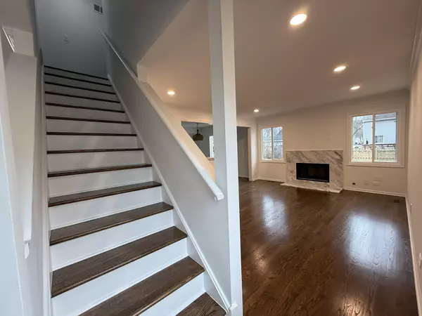 South Elgin, IL 60177,1497 N Pembroke Drive