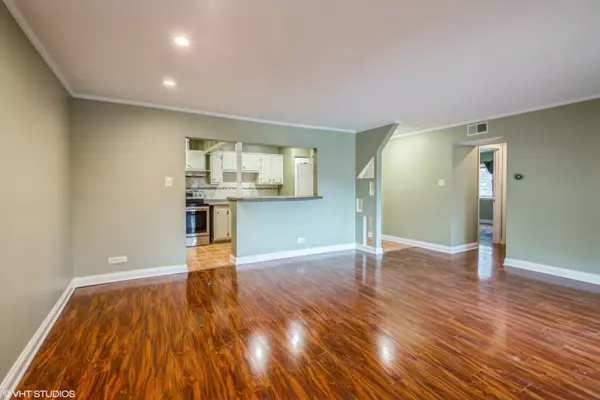 Elk Grove Village, IL 60007,675 Grove Drive #204