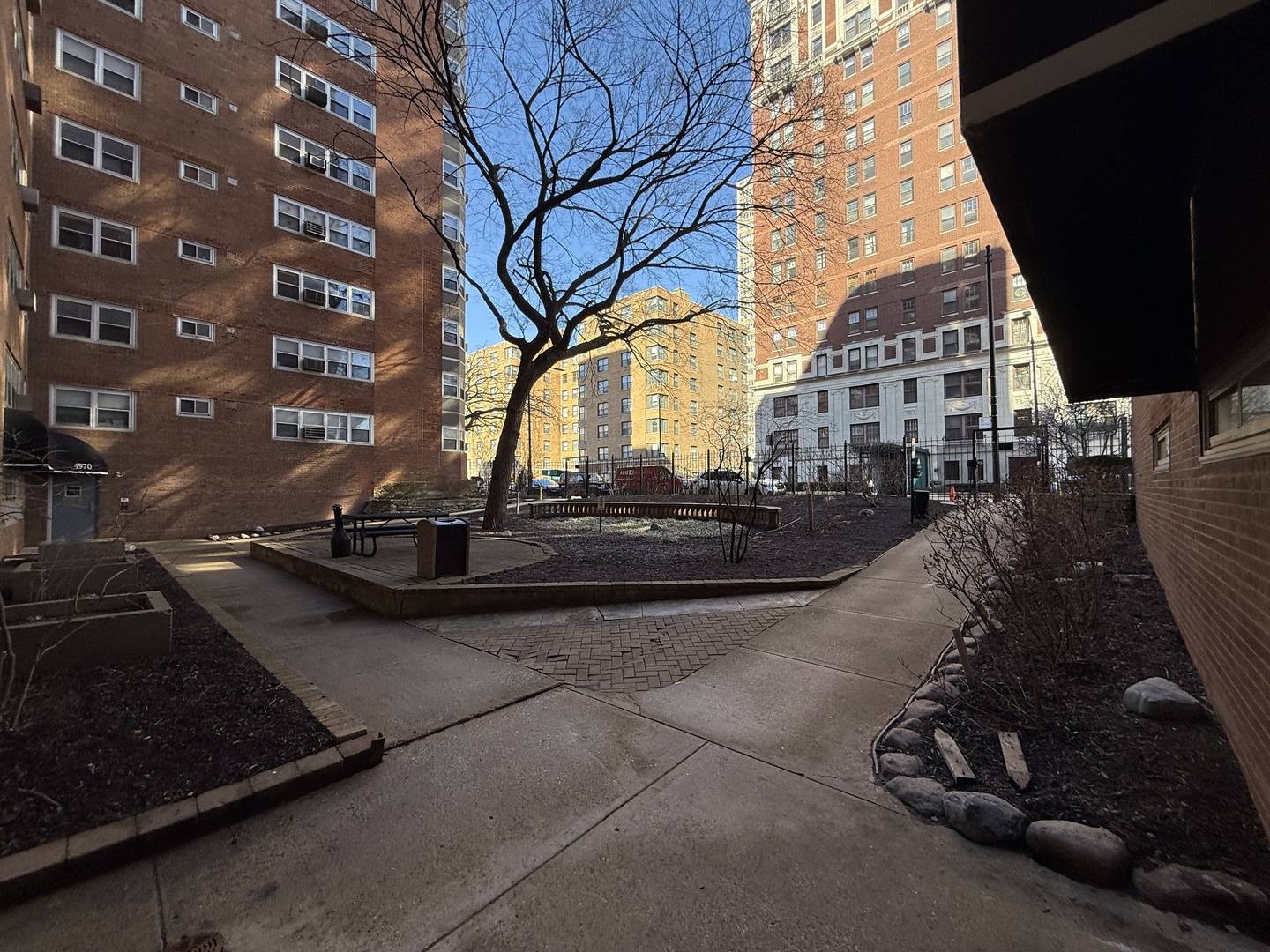 Chicago, IL 60640,4970 N Marine Drive #224