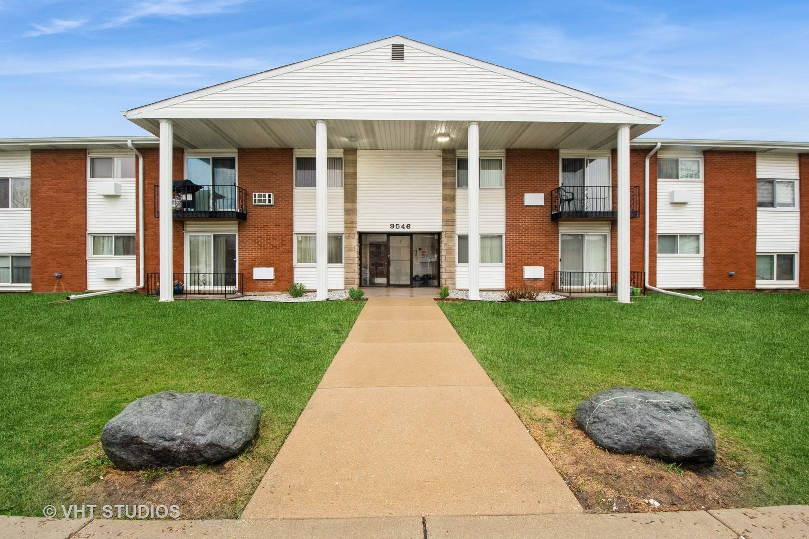 9546 Dee Road #2F, Des Plaines, IL 60016