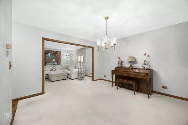 St. Charles, IL 60175,4N535 Foxfield Drive