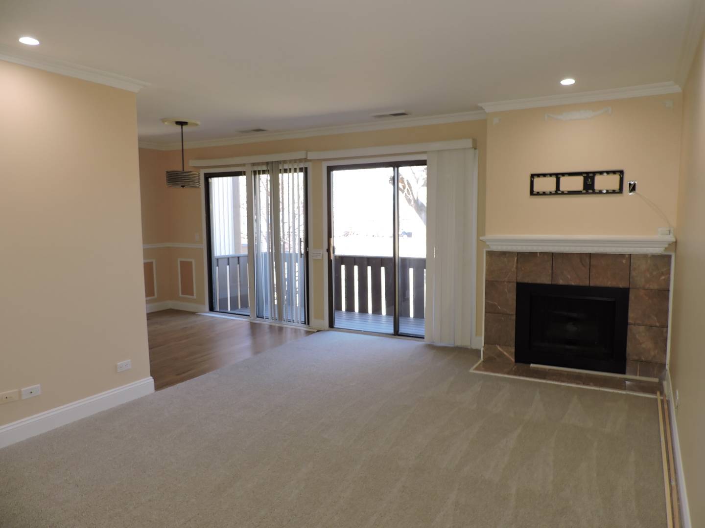 Schaumburg, IL 60193,1376 SEVEN PINES Road #C2