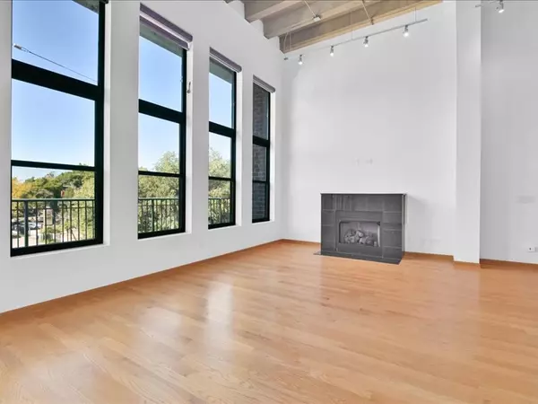 1623 W Melrose Street #302 Chicago, IL 60657