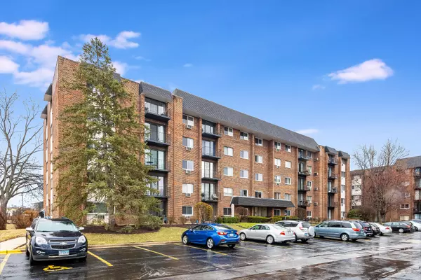 4711 Saint Joseph Creek Road #2-I, Lisle, IL 60532