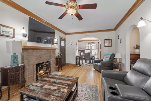 Westmont, IL 60559,120 N Grant Street