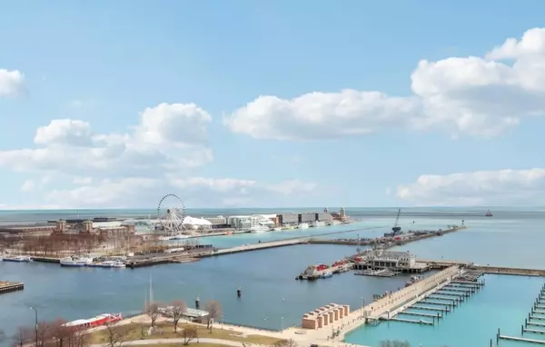 Chicago, IL 60601,211 N Harbor Drive #1008