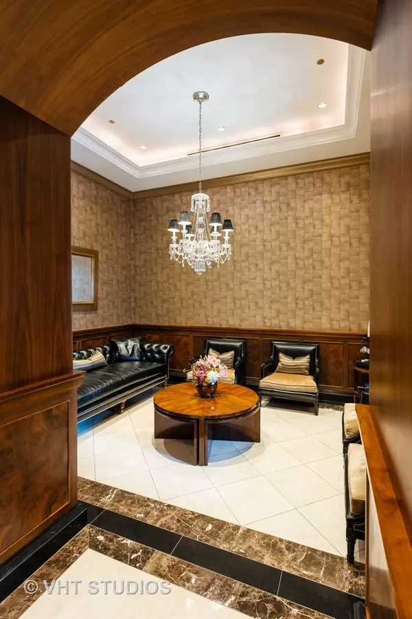 Chicago, IL 60611,800 N Michigan Avenue #2003